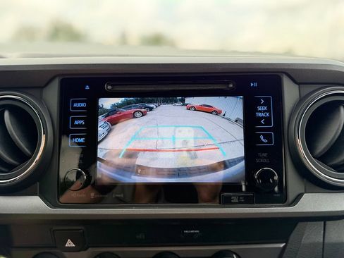 Used 2019 Toyota Tacoma TRD Off-Road AWD/4WD image 29