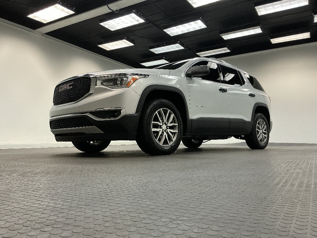 Used 2019 GMC Acadia SLE FWD image 2