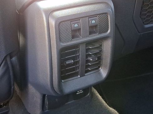 Used 2025 Ford Bronco Badlands AWD/4WD image 11