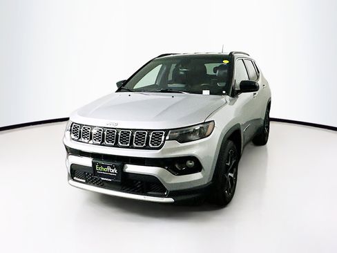 Used 2025 Jeep Compass Limited image 3