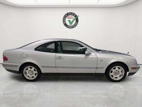 Used 1998 Mercedes-Benz CLK 320 Coupe image 6