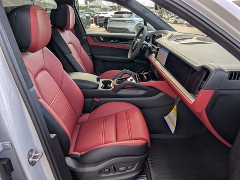 New 2026 Porsche Cayenne GTS image 24