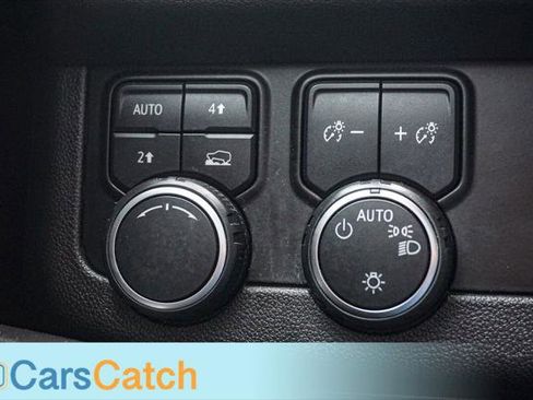 Used 2021 Chevrolet Suburban LT image 39