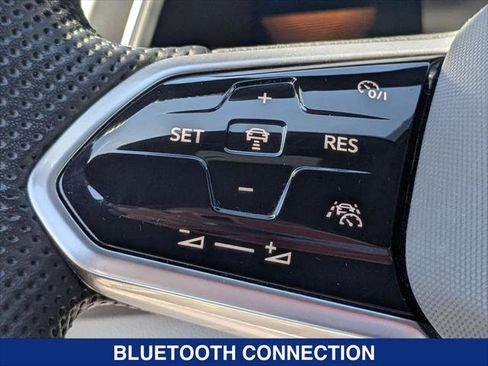 Certified 2022 Volkswagen Tiguan SE R-Line AWD/4WD image 14