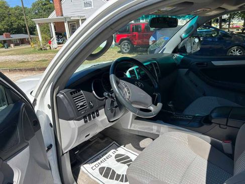 Used 2008 Toyota 4Runner SR5 w/ SR5 Extra Value Pkg 1 RWD image 8