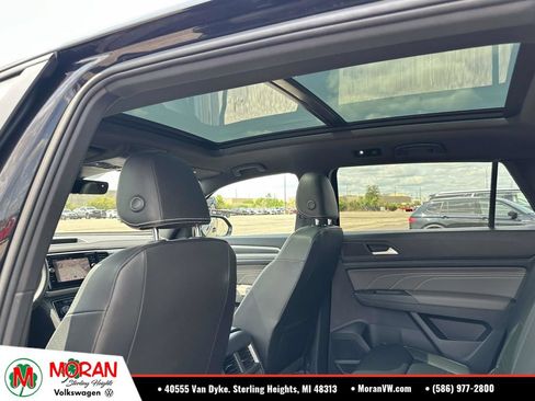 Certified 2023 Volkswagen Atlas Cross Sport SEL R-Line AWD/4WD image 16