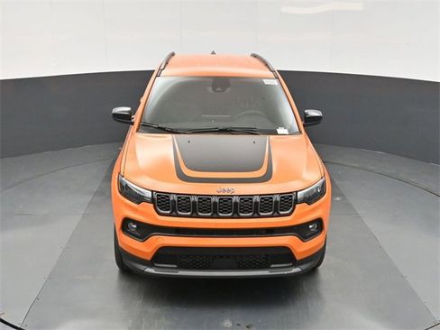 New 2026 Jeep Compass Latitude w/ Mopar Graphics Package image 33