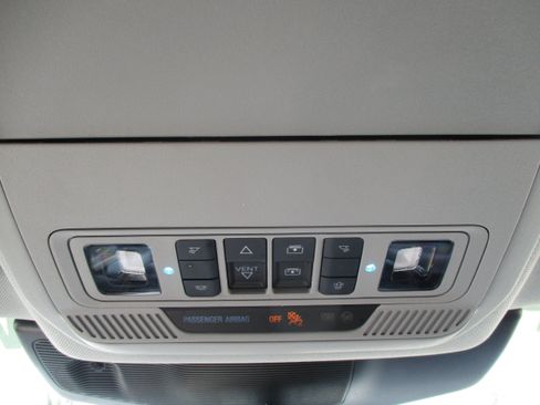 Used 2024 Ford Explorer XLT w/ Equipment Group 202A AWD/4WD image 35