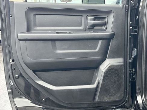 Used 2018 RAM 2500 Tradesman w/ Chrome Appearance Group image 16