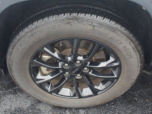 Used 2023 Jeep Cherokee Altitude Lux image 25