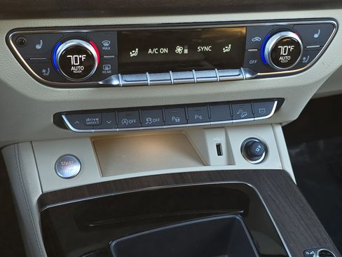 Used 2024 Audi Q5 2.0T Prestige image 23