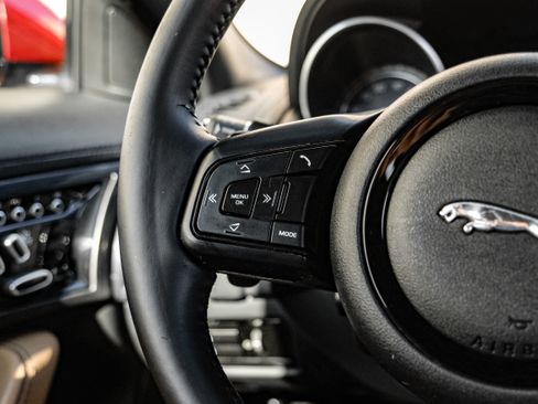 Used 2014 Jaguar F-TYPE Convertible image 14