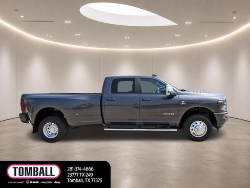Used 2025 RAM 3500 Laramie w/ Sport Appearance Package AWD/4WD image 8