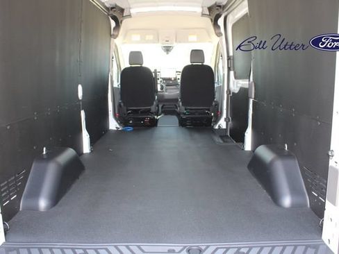 New 2026 Ford Transit 250 148 Medium Roof w/ Load Area Protection Package RWD image 6