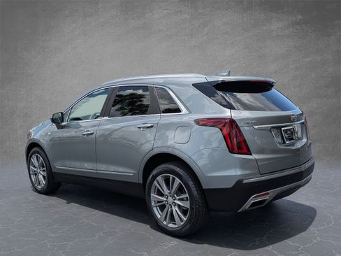 Certified 2023 Cadillac XT5 Premium Luxury w/ LPO, Premium Carpet Package FWD image 3