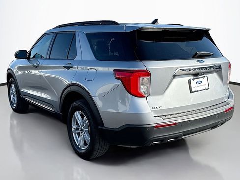 Used 2022 Ford Explorer XLT image 8