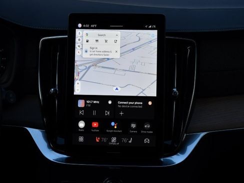 Certified 2025 Volvo XC90 B6 Plus image 26