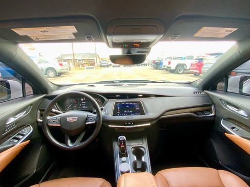 Used 2021 Cadillac XT4 Premium Luxury w/ Enhanced Visibility Package image 32