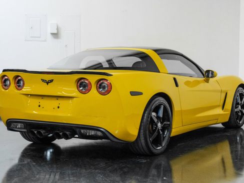Used 2006 Chevrolet Corvette Coupe w/ Preferred Equipment Group image 9
