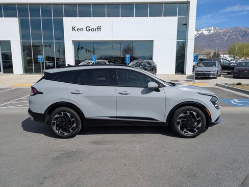 Used 2025 Kia Sportage SX image 2