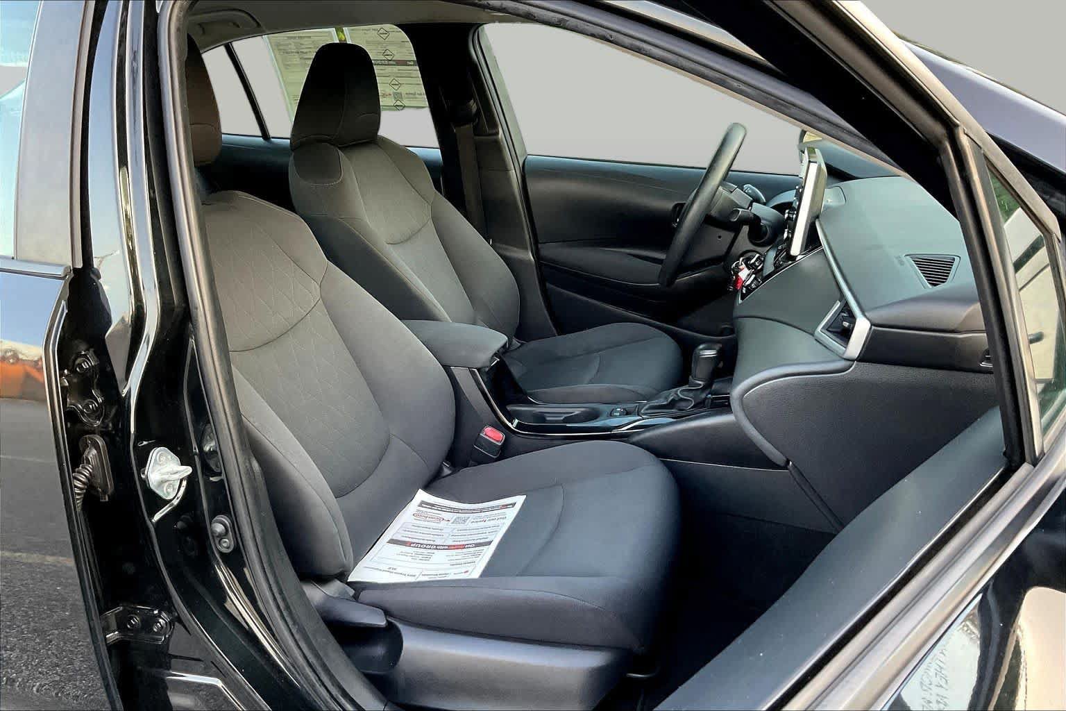 Used 2021 Toyota Corolla LE FWD image 9