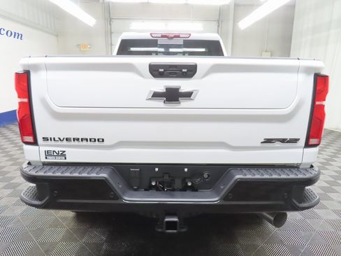 Used 2025 Chevrolet Silverado 2500 ZR2 w/ Technology Package image 43
