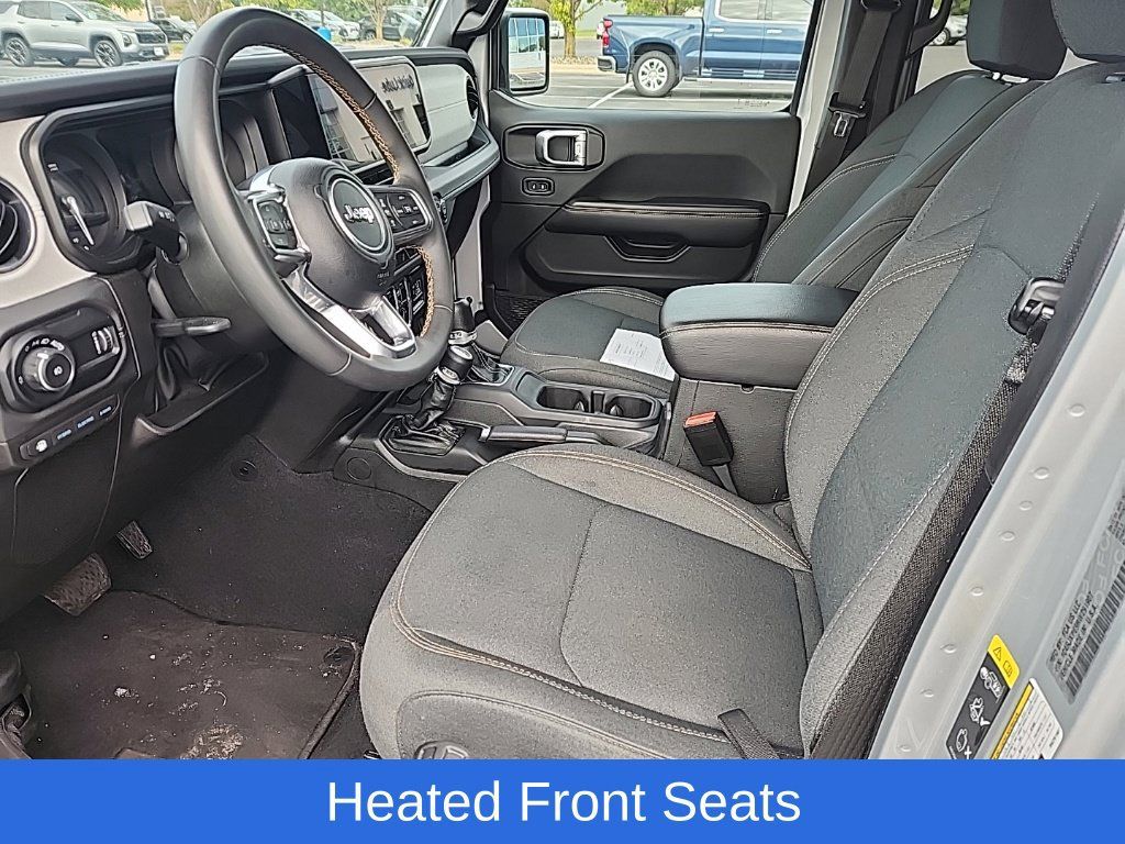 Used 2024 Jeep Wrangler Unlimited Sahara AWD/4WD image 11