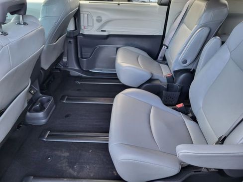 Used 2023 Toyota Sienna XLE image 13