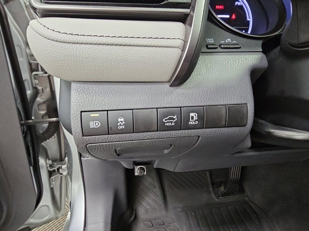 Used 2021 Toyota Camry SE FWD image 28