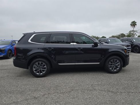New 2025 Kia Telluride LX image 9
