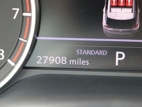 Used 2023 Nissan Rogue SL FWD image 34