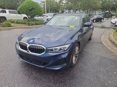 Certified 2024 BMW 330i Sedan RWD image 3
