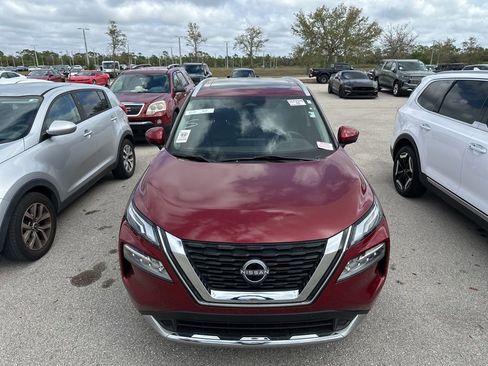 Used 2023 Nissan Rogue Platinum image 3