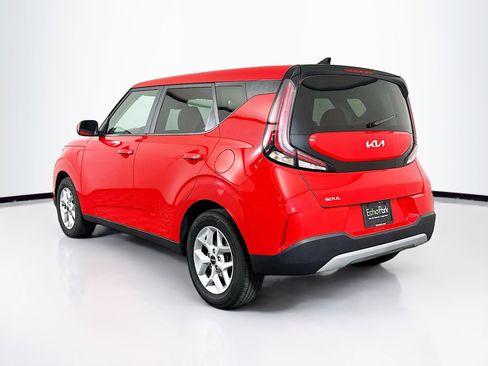 Used 2025 Kia Soul LX w/ LX Technology Package FWD image 5