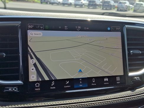 Used 2025 Chrysler Pacifica Limited FWD image 19