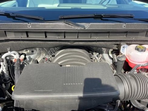 New 2025 Chevrolet Suburban Premier image 47