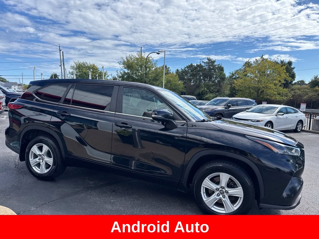 Used 2023 Toyota Highlander L FWD image 9