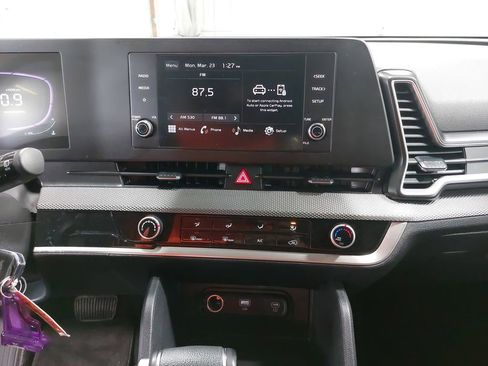 Used 2025 Kia Sportage LX AWD/4WD image 19