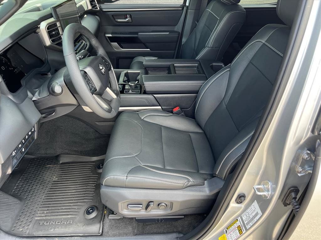 Used 2026 Toyota Tundra Limited AWD/4WD image 12