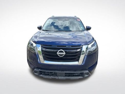 Used 2025 Nissan Pathfinder SV FWD image 2