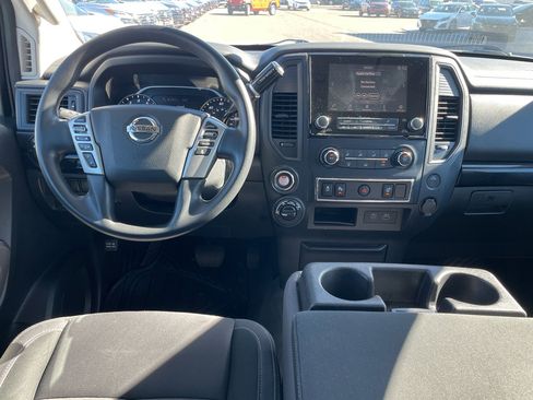 Used 2022 Nissan Titan SV image 17