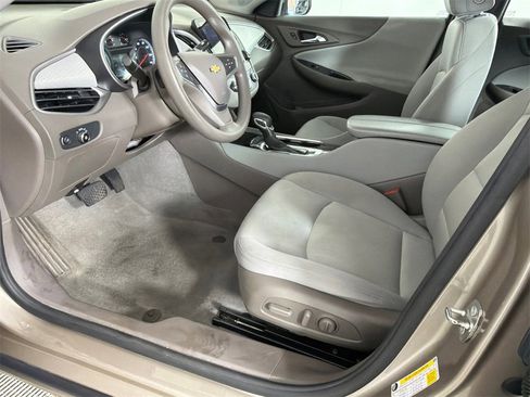 Used 2022 Chevrolet Malibu LT image 9