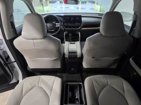 Used 2024 Toyota Grand Highlander Limited image 30