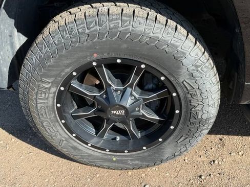 Used 2012 Toyota 4Runner SR5 AWD/4WD image 11