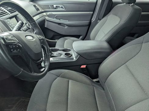Used 2019 Ford Explorer XLT w/ Class III Trailer Tow Package FWD image 8