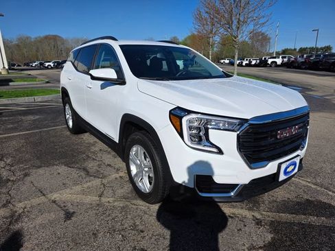 Used 2022 GMC Terrain SLE w/ Driver Convenience Package AWD/4WD image 5