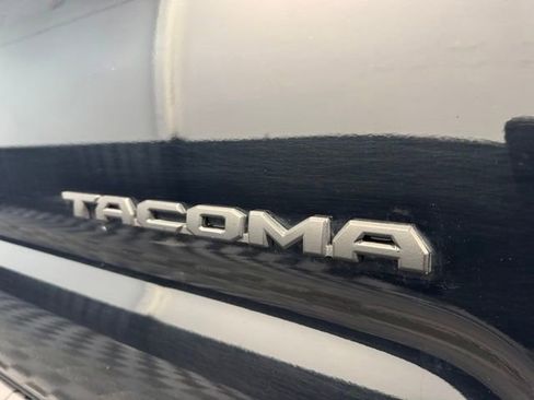 Used 2017 Toyota Tacoma TRD Pro AWD/4WD image 35