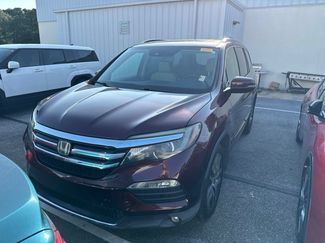 Used 2016 Honda Pilot Touring video 1