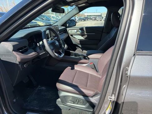 New 2026 Ford Explorer Platinum image 12