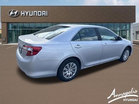 Used 2014 Toyota Camry LE image 5